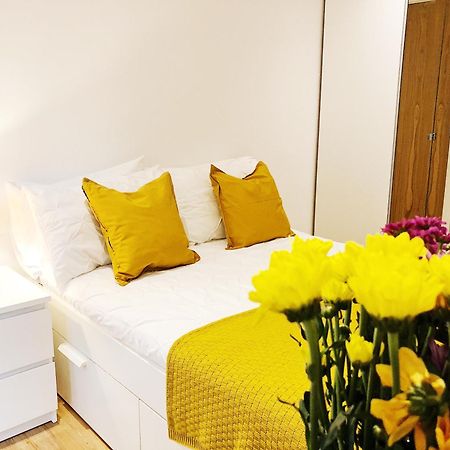 Ekhaya Three Apartment Manchester Ngoại thất bức ảnh