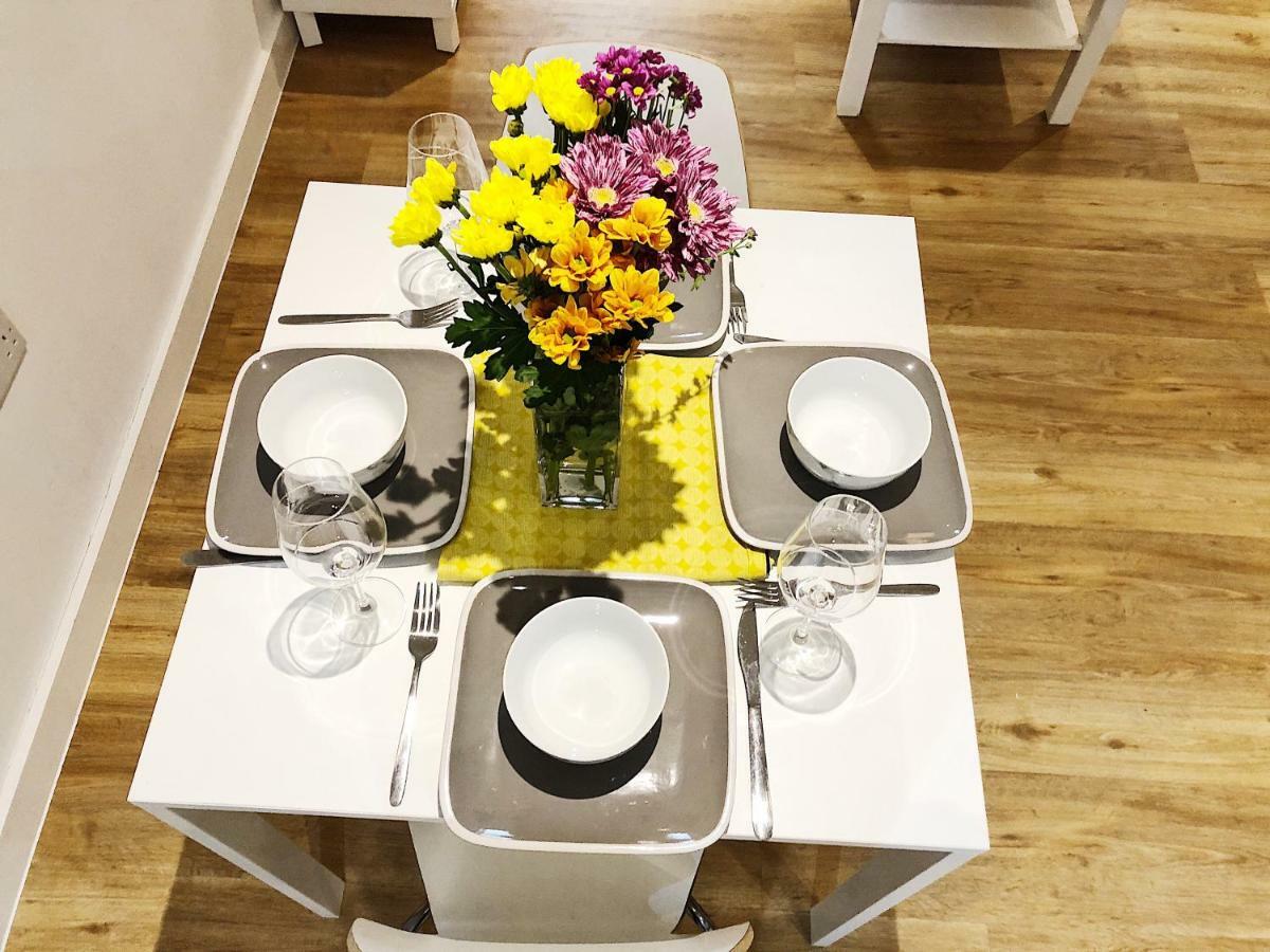 Ekhaya Three Apartment Manchester Ngoại thất bức ảnh