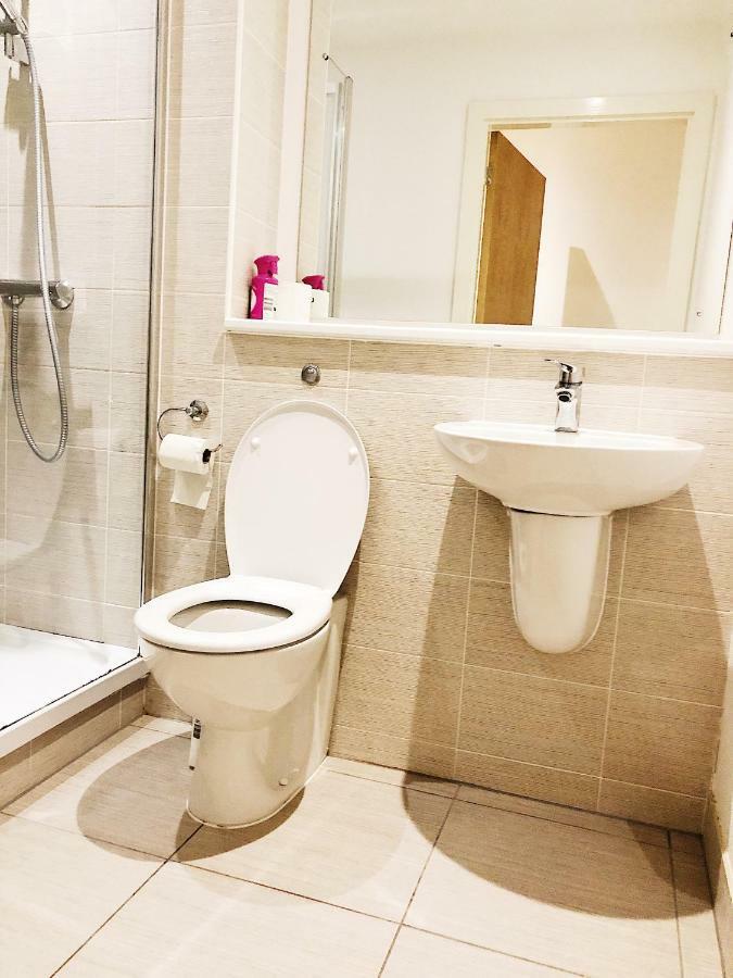 Ekhaya Three Apartment Manchester Ngoại thất bức ảnh