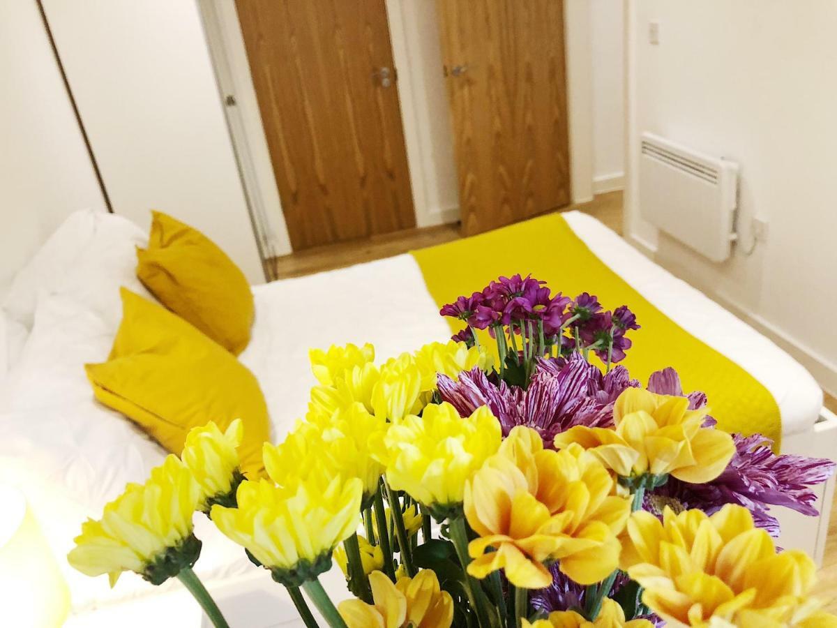 Ekhaya Three Apartment Manchester Ngoại thất bức ảnh