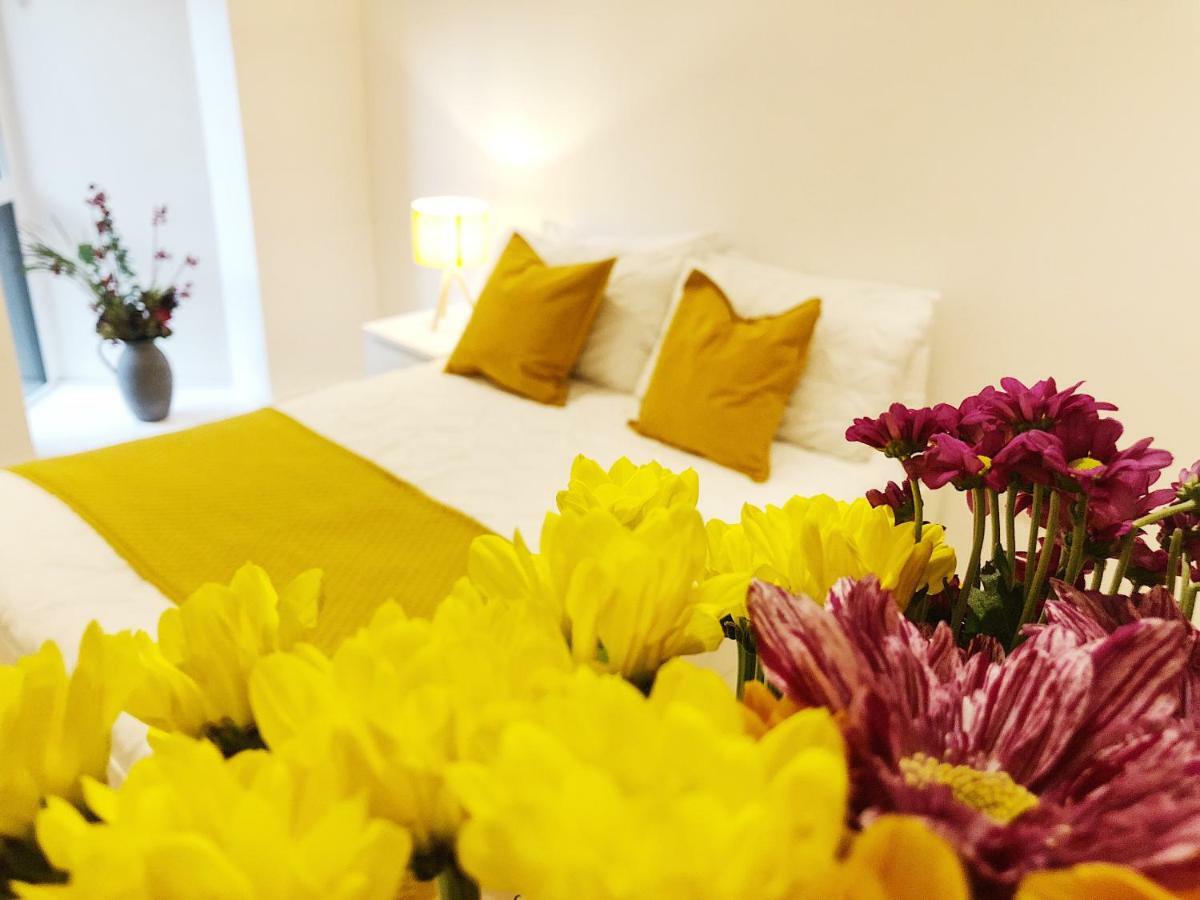 Ekhaya Three Apartment Manchester Ngoại thất bức ảnh