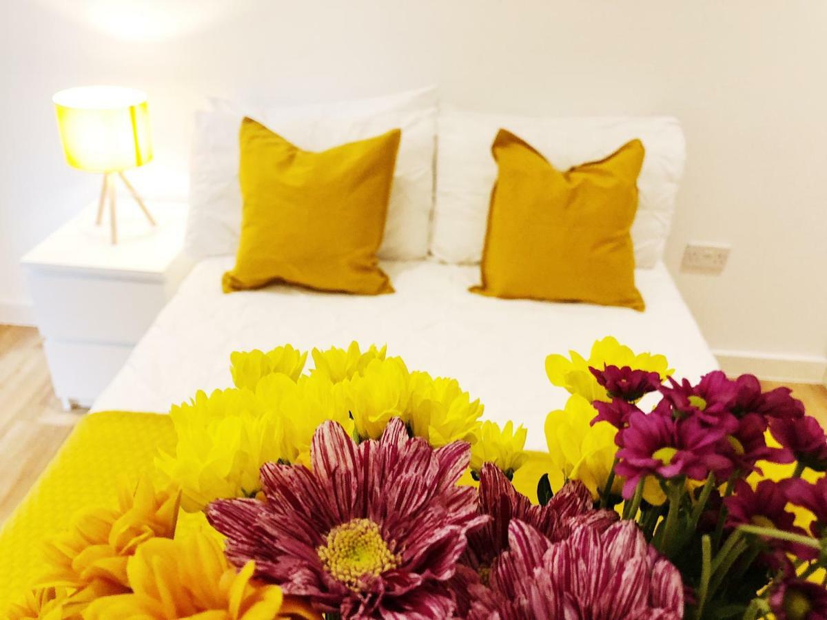 Ekhaya Three Apartment Manchester Ngoại thất bức ảnh