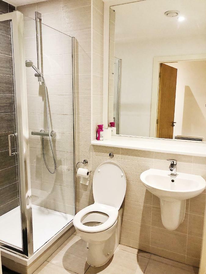 Ekhaya Three Apartment Manchester Ngoại thất bức ảnh